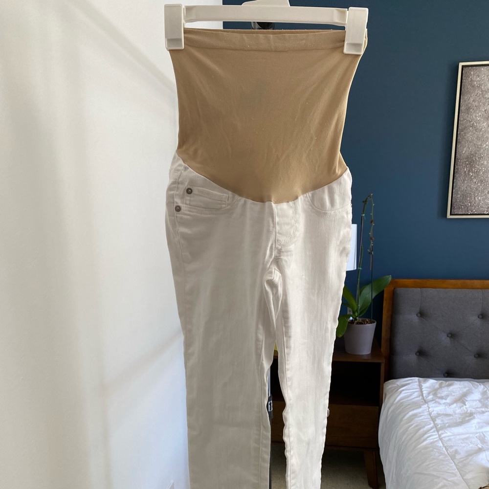 LUXE ESSENTIALS White MATERNITY JEANS, size 25